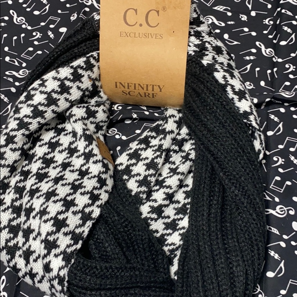 Scarf - Picture 4 of 8